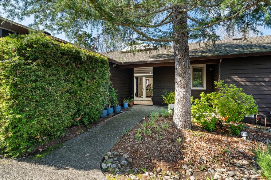 More Photos Of 8 Circle Rd, San Rafael Specialty For Sale