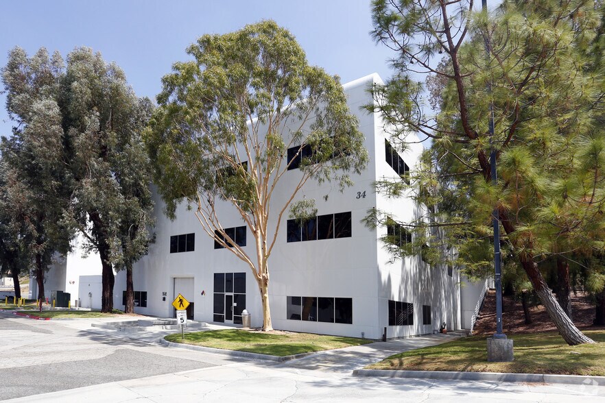 More Photos Of 25134 Rye Canyon Loop, Valencia Office For Lease