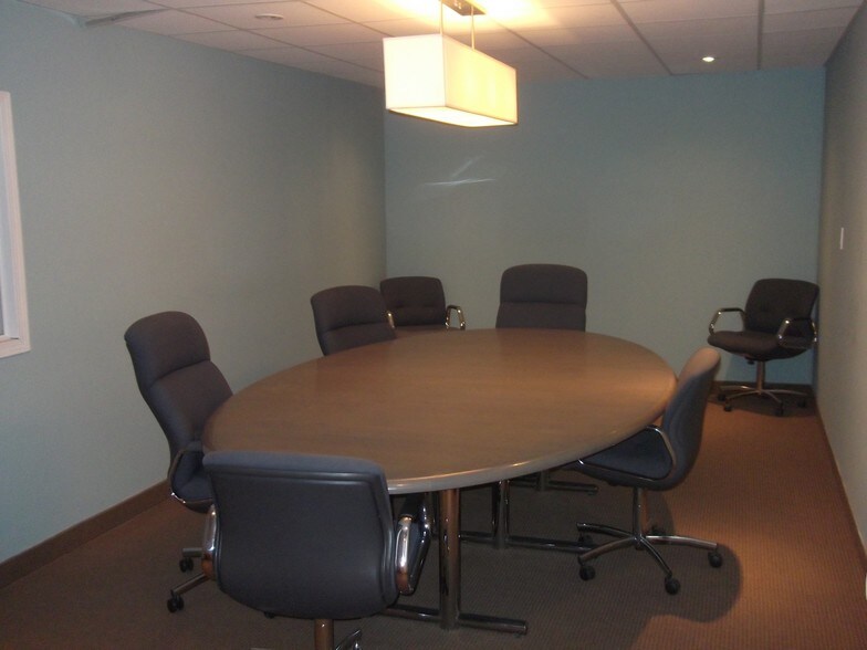 More Photos Of 74 Myrtle St, Winnipeg Serviced Offices For Lease