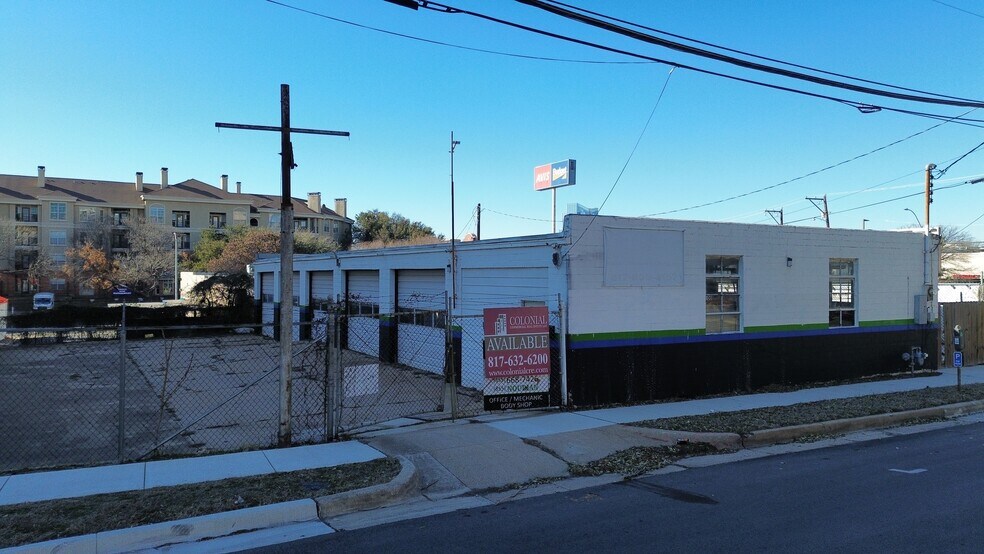 More Photos Of 1012 Florence St, Fort Worth Auto Repair For Lease