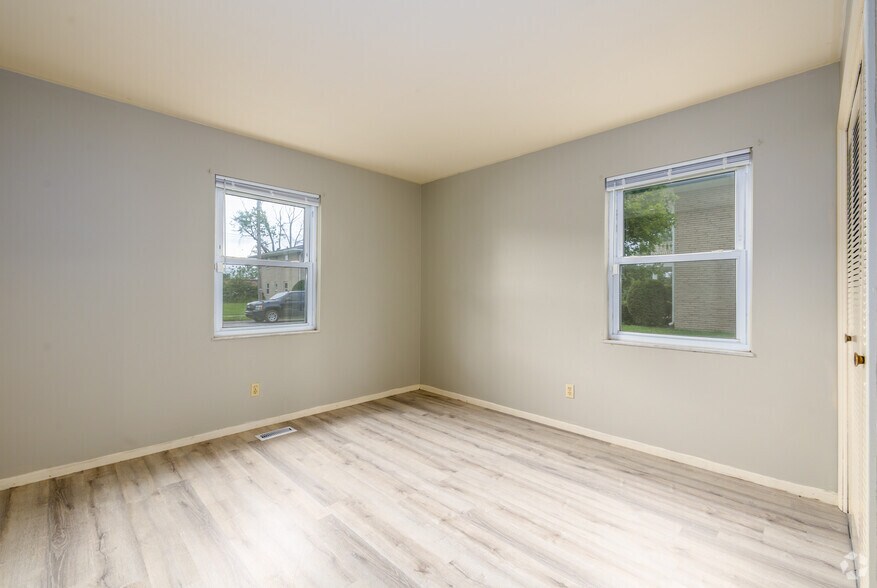 More Photos Of 1005 N Park Forest Dr, Marion Apartments For Sale