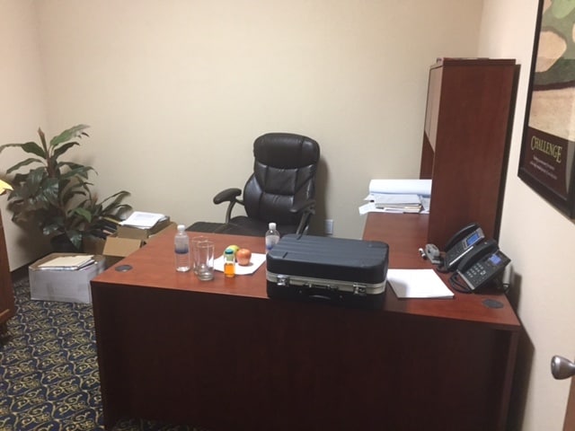 More Photos Of 550-555 Riverdale Dr, Glendale Light Manufacturing For Lease