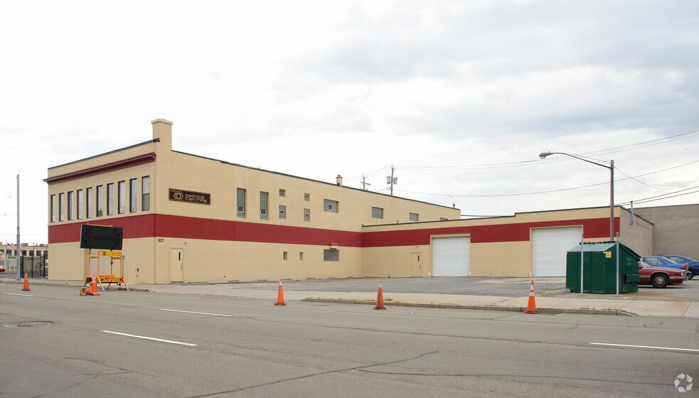Primary Photo Of 319-327 Elm St, Buffalo Manufacturing For Lease