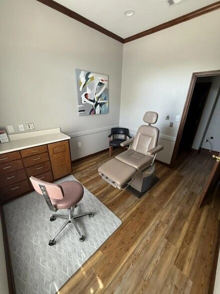 More Photos Of 2718 N Oak St, Valdosta Medical For Sale