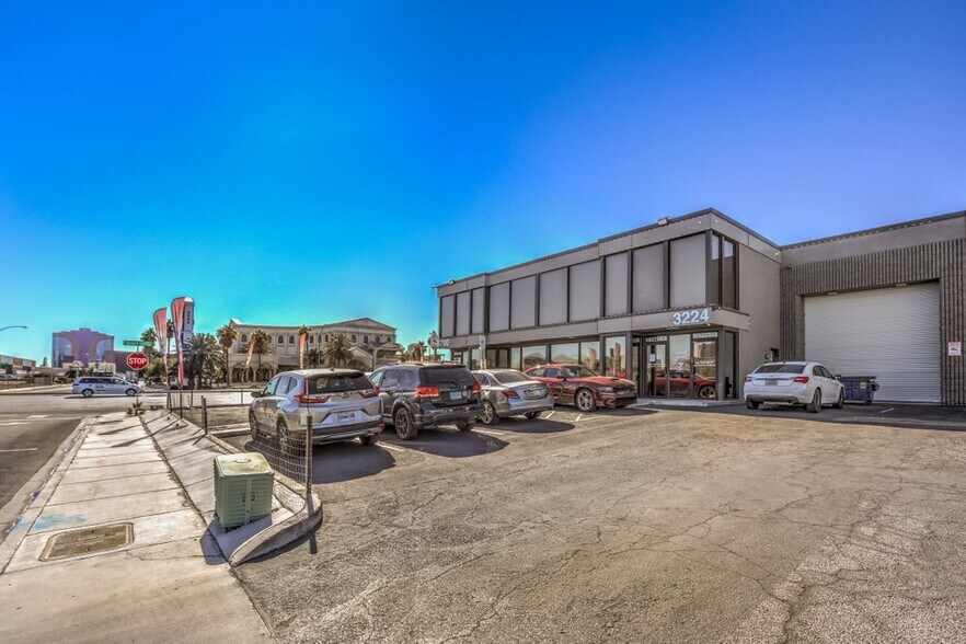 More Photos Of 3224 Procyon St, Las Vegas Warehouse For Lease