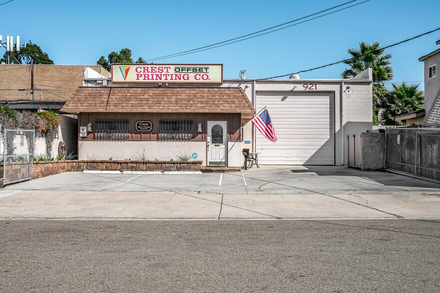 More Photos Of 921 Coolidge Ave, National City Light Manufacturing For Sale