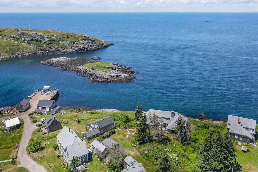 More Photos Of 5 Wharf Hill Rd, Monhegan Hospitality For Sale