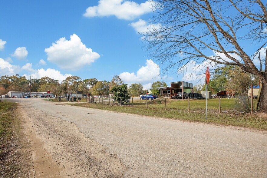 More Photos Of 22725 Lost Lake Dr, New Caney Light Distribution For Sale