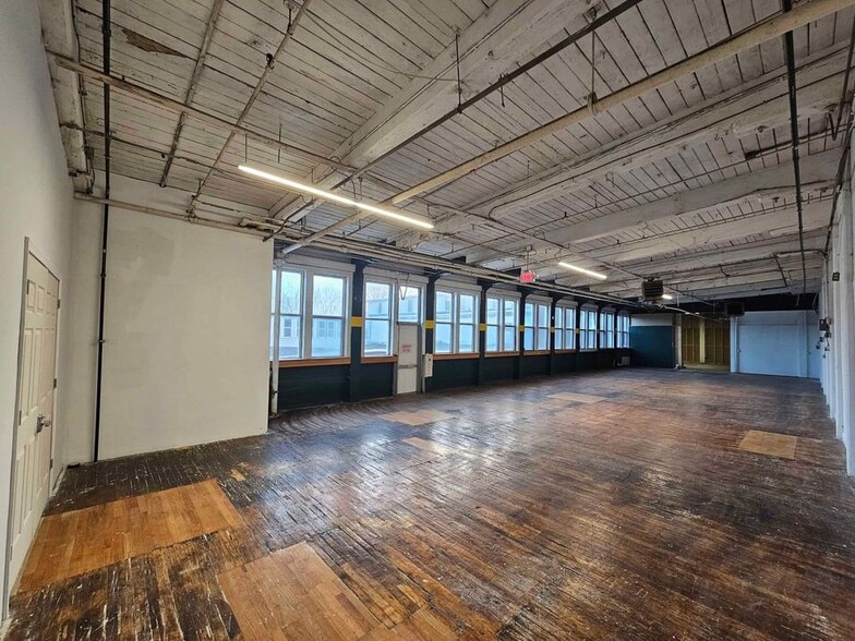 More Photos Of 100 Business St, Hyde Park Unknown For Lease