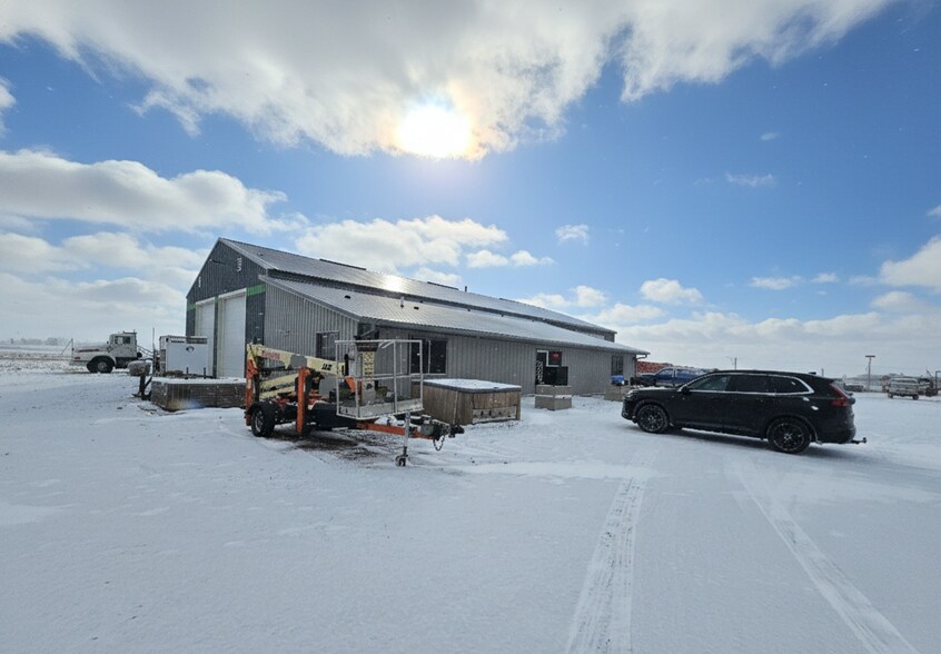 More Photos Of 1117 2nd Ave, Bingham Lake Industrial For Lease