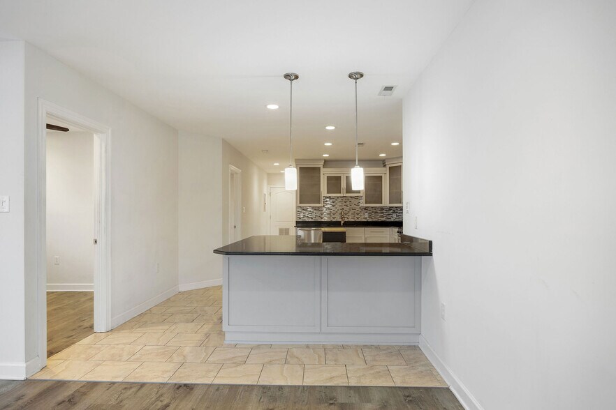 More Photos Of 2312-2314 W Cary St, Richmond Warehouse For Lease