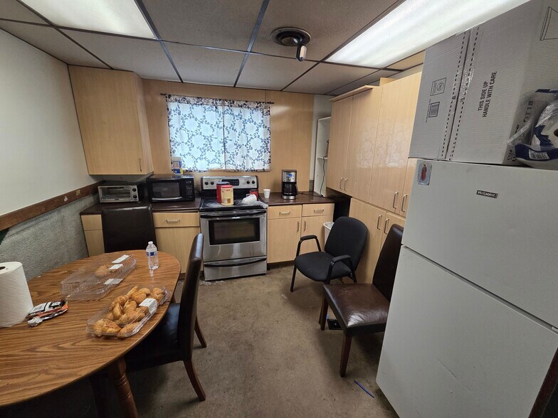 More Photos Of 5190 Clarkson St, Denver Service For Sale