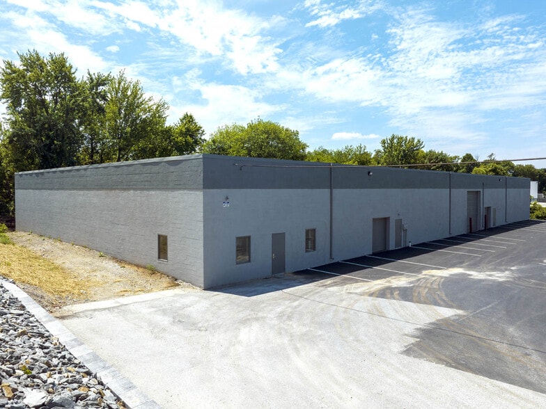 More Photos Of 75 Acco Dr, York Distribution For Lease