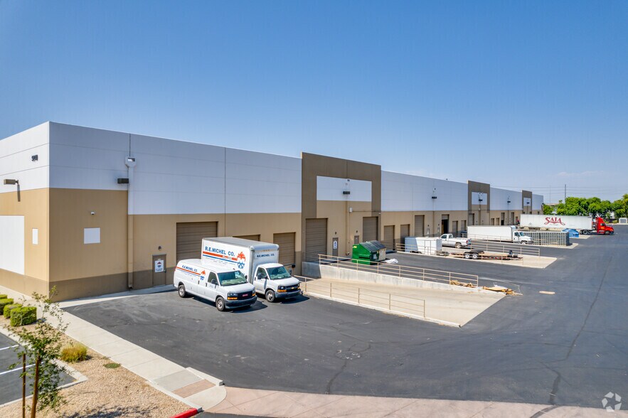More Photos Of 8945 W Larkspur Dr, Peoria Warehouse For Lease