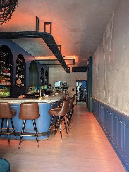 More Photos Of 2 Havemeyer St, Brooklyn General Retail For Sale