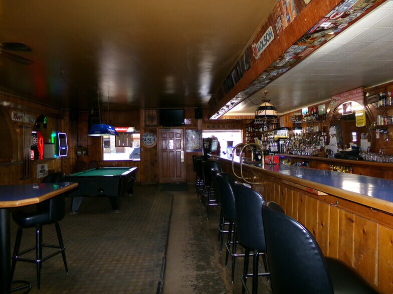 More Photos Of 30 E Pine St, Pinedale Bar For Sale