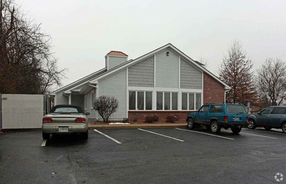 More Photos Of 521 SE 2nd St, Lee's Summit Office For Lease