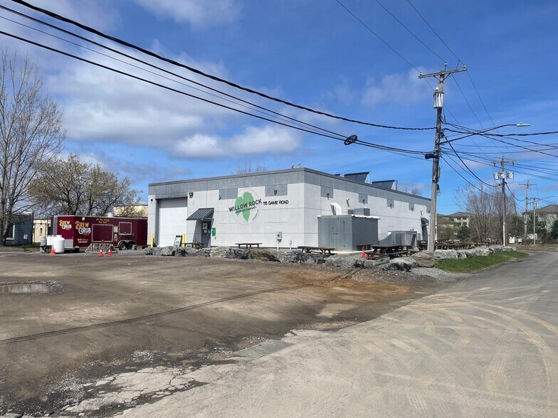 More Photos Of 115 Game Rd, Syracuse Restaurant For Lease