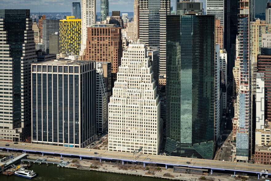 More Photos Of 120 Wall St, New York Office For Lease