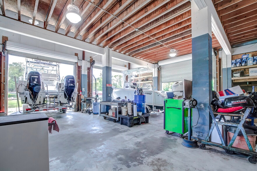 More Photos Of 7154 Shoal Line Blvd, Spring Hill Marina For Sale