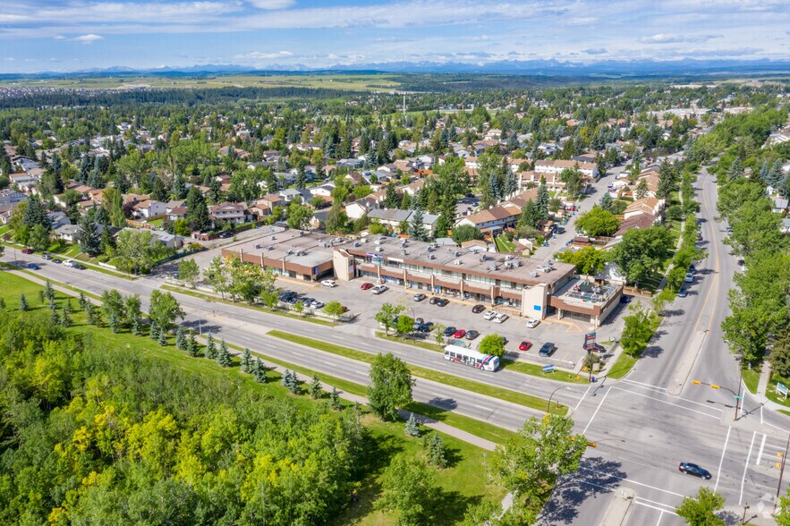 More Photos Of 523 Woodpark Blvd SW, Calgary Storefront For Lease