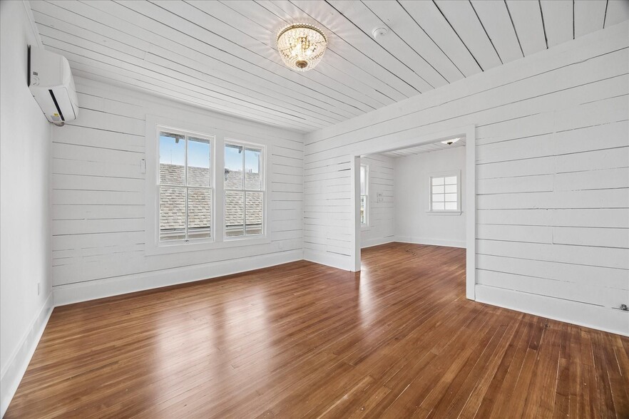 More Photos Of 1812 Kane St, Houston Office Residential For Sale