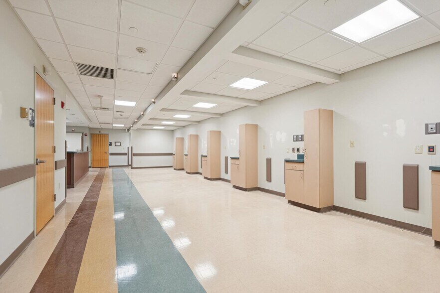 More Photos Of 2000 Grant Ave, Philadelphia Medical For Sale