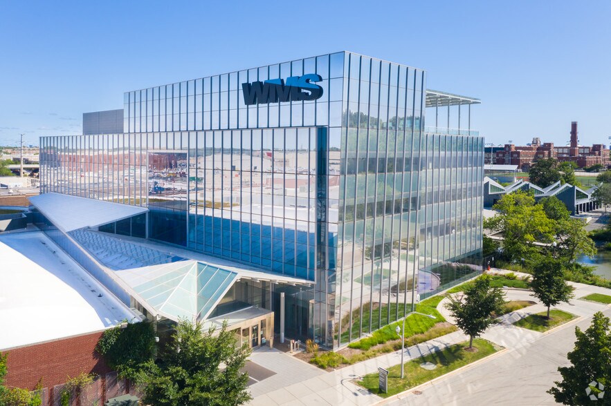 More Photos Of 2718 W Roscoe St, Chicago Office For Lease