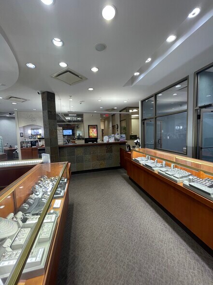 More Photos Of 2331-2355 W Main St, Troy Storefront For Lease