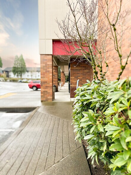 More Photos Of 12115-12117 SE Stevens Rd, Portland Unknown For Lease