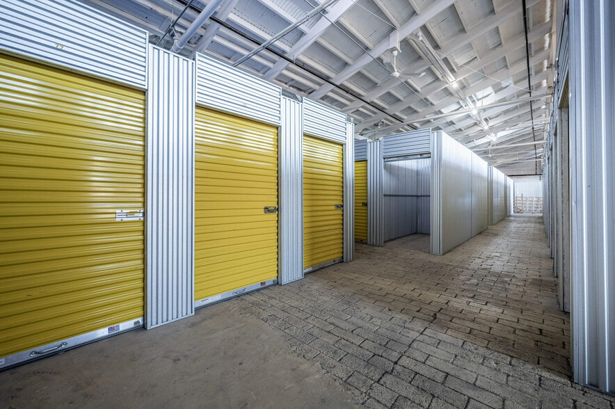 More Photos Of 160 W Haines Blvd, Lake Alfred Self Storage For Sale