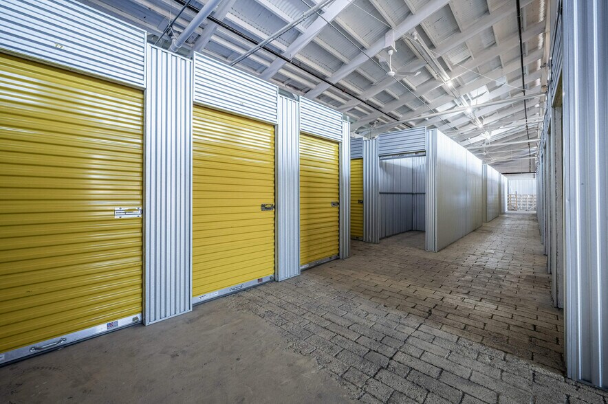 More Photos Of 160 W Haines Blvd, Lake Alfred Self Storage For Sale