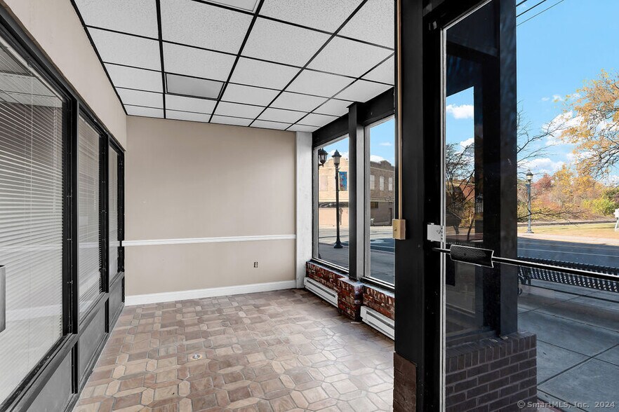 More Photos Of 1-21 Whiting St, Plainville Storefront For Sale