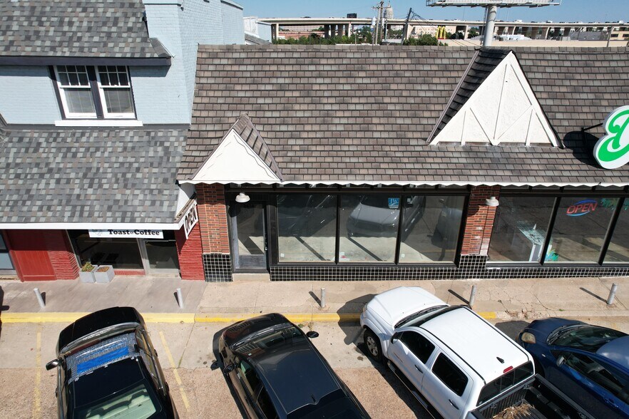 More Photos Of 2412-2414 N Robinson Ave, Oklahoma City Storefront Retail Office For Lease