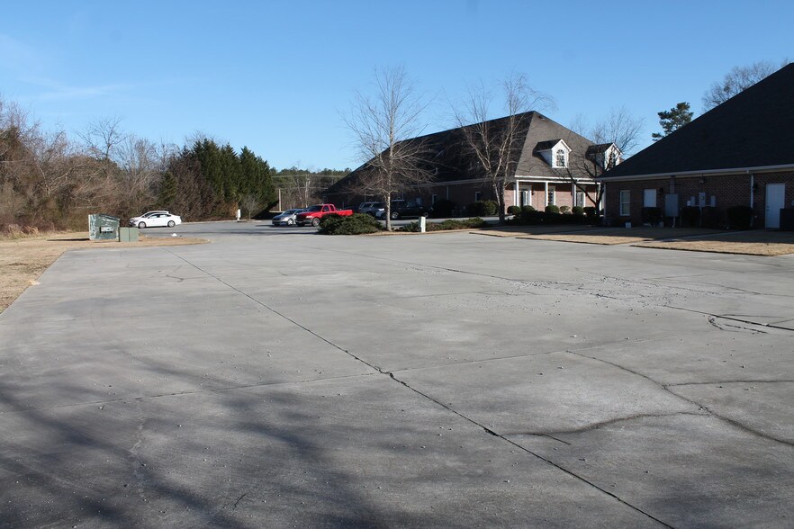 More Photos Of 111 Laurel Creek Rd Se, Calhoun Medical For Lease