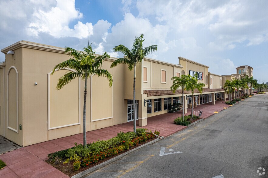 More Photos Of 4429 Cleveland Ave, Fort Myers Unknown For Lease