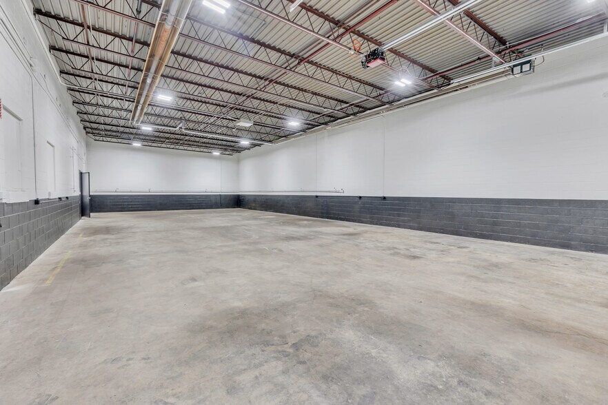 More Photos Of 67 Mainline Dr, Westfield Manufacturing For Lease