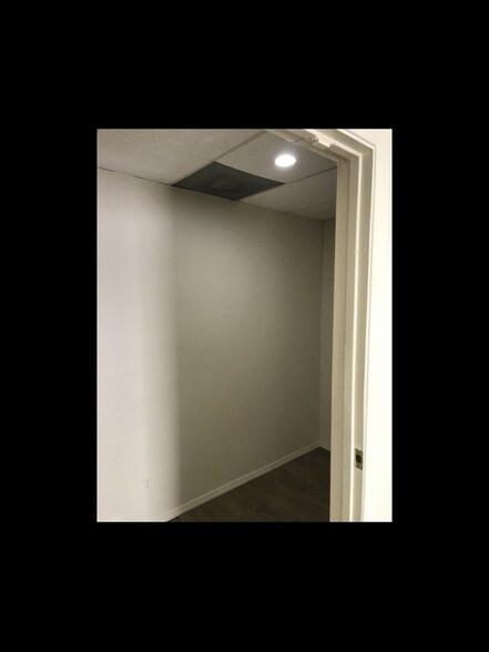 More Photos Of 1801 S Jentilly Ln, Tempe Office For Sale