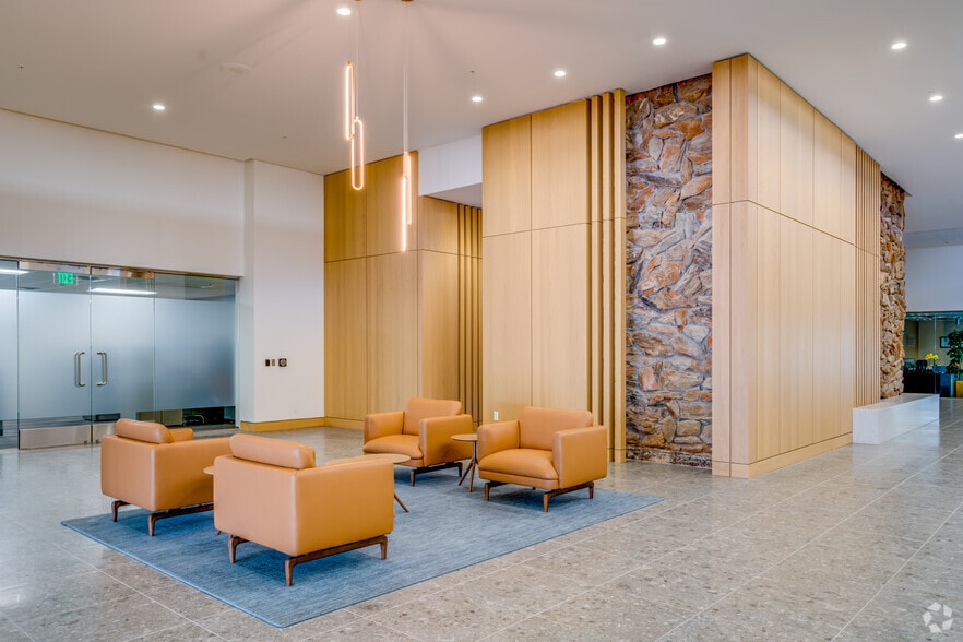 More Photos Of 3003 N Central Ave, Phoenix Office For Lease