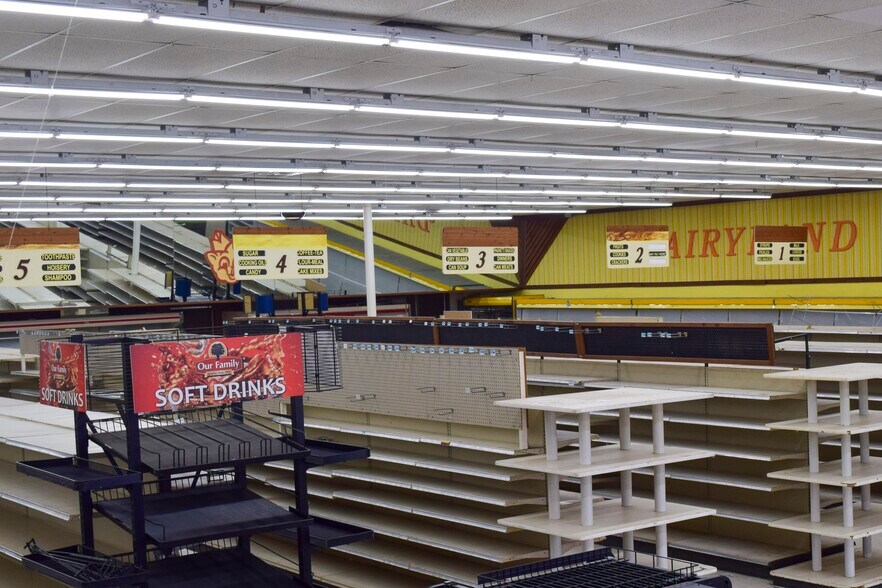 More Photos Of 202 Doctor Donnie H Jones Jr Blvd W, Princeton Supermarket For Lease