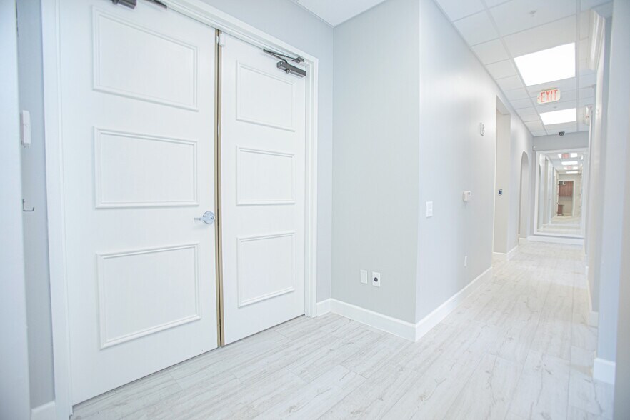 More Photos Of 6996 Piazza Grande Ave, Orlando Office For Lease