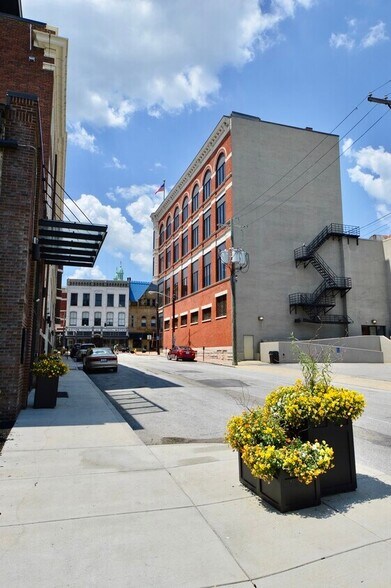 More Photos Of 608 Madison Ave, Covington Office For Lease