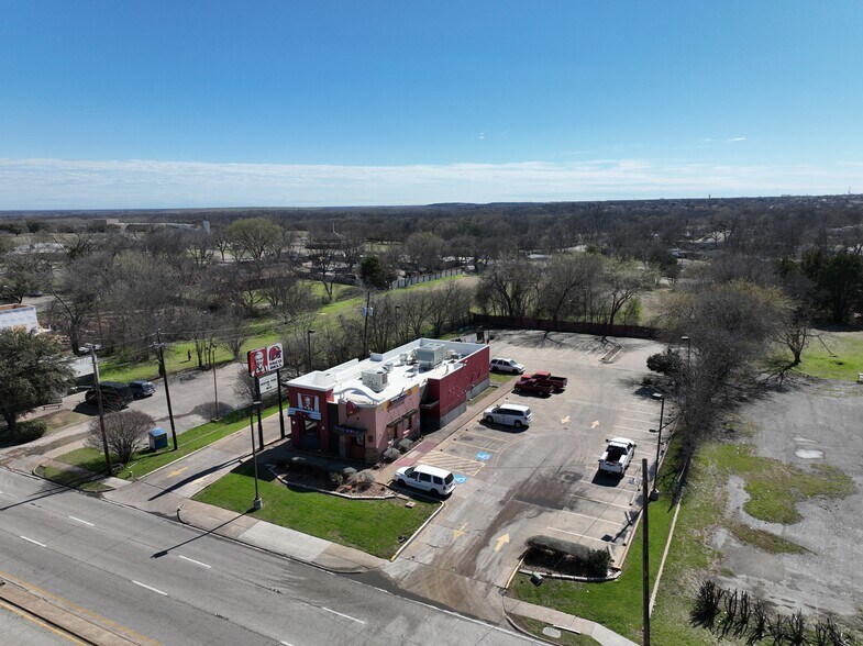 More Photos Of 2802 E Ledbetter Dr, Dallas Fast Food For Sale