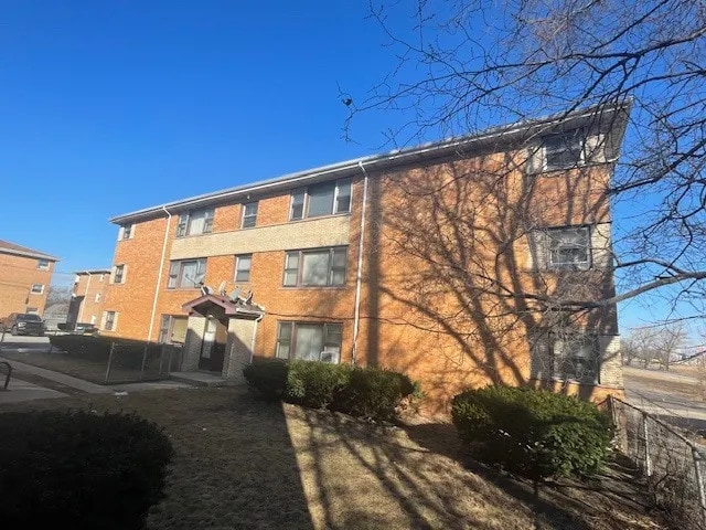 More Photos Of 12934 Page Ct, Blue Island Apartments For Sale