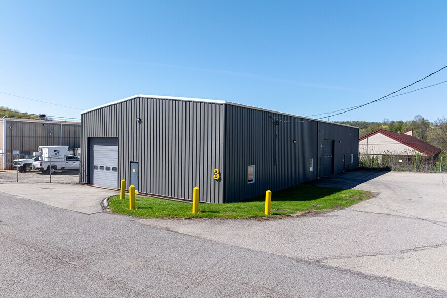 More Photos Of 1 W Point Dr, Washington Warehouse For Sale