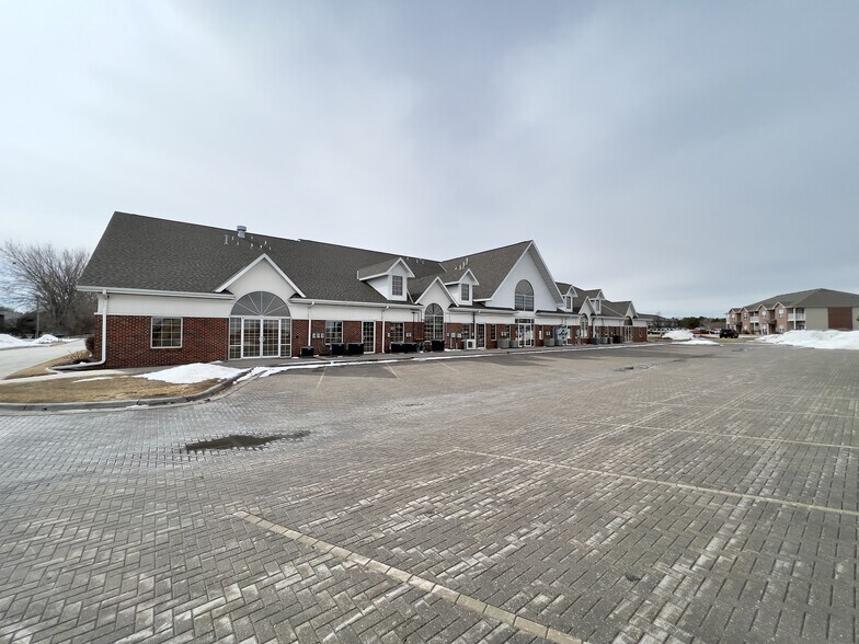 More Photos Of 810 E 56th St, Kearney Office For Lease