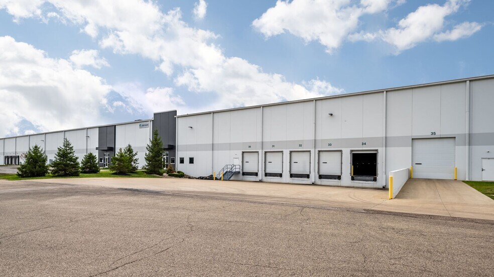 More Photos Of 5265-5273 E Provident Dr, West Chester Distribution For Lease