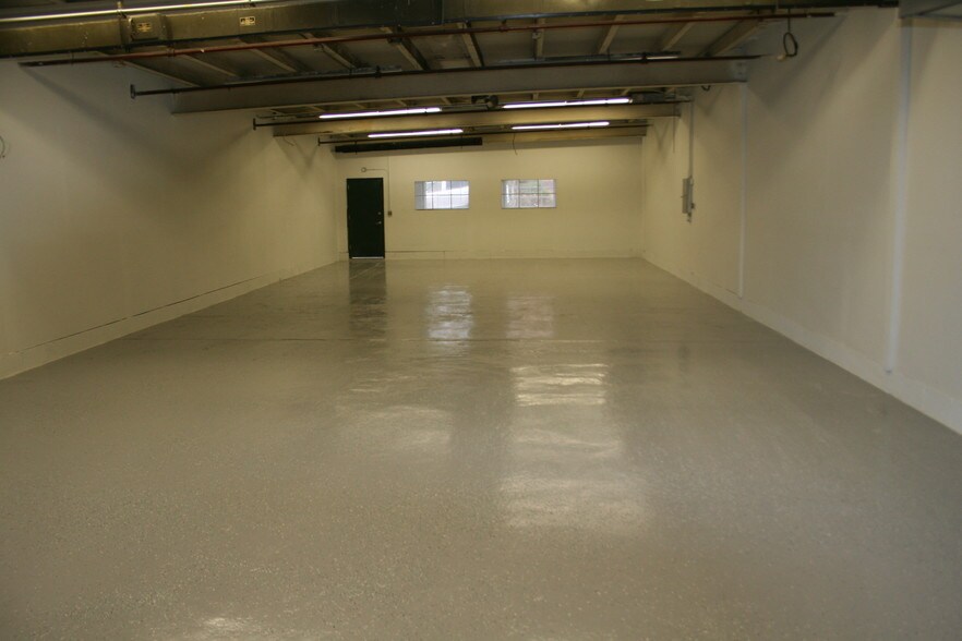 More Photos Of 210-211 Cottage St, Poughkeepsie Warehouse For Lease