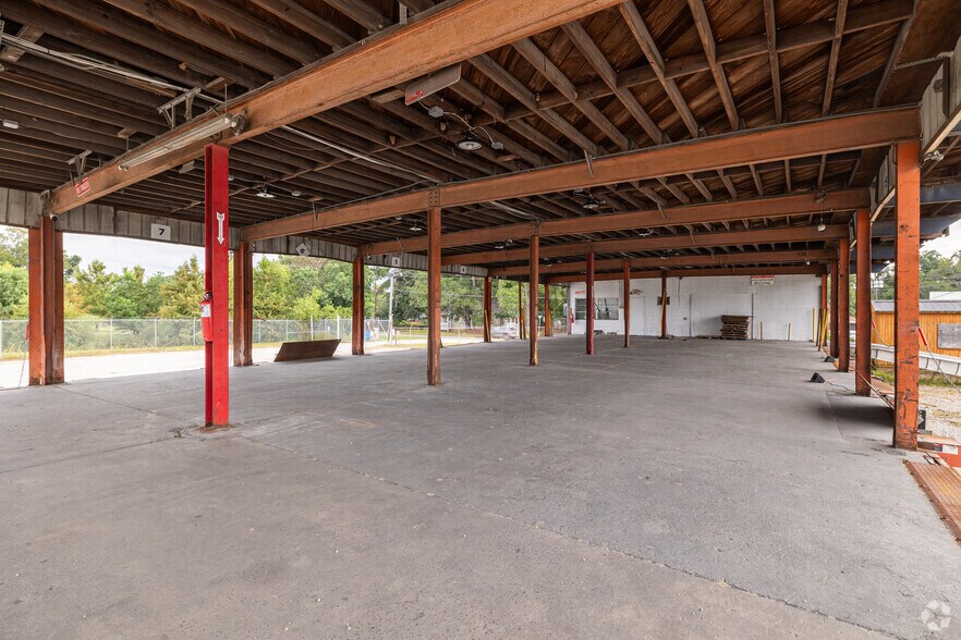 More Photos Of 3501 Edwin Ave, Savannah Truck Terminal For Lease