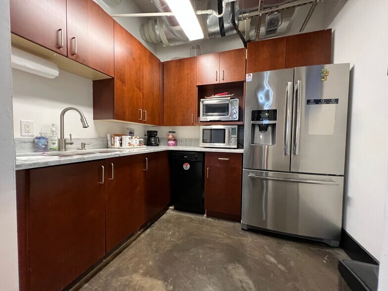 More Photos Of 319 Atlanta St, Marietta Office For Sale